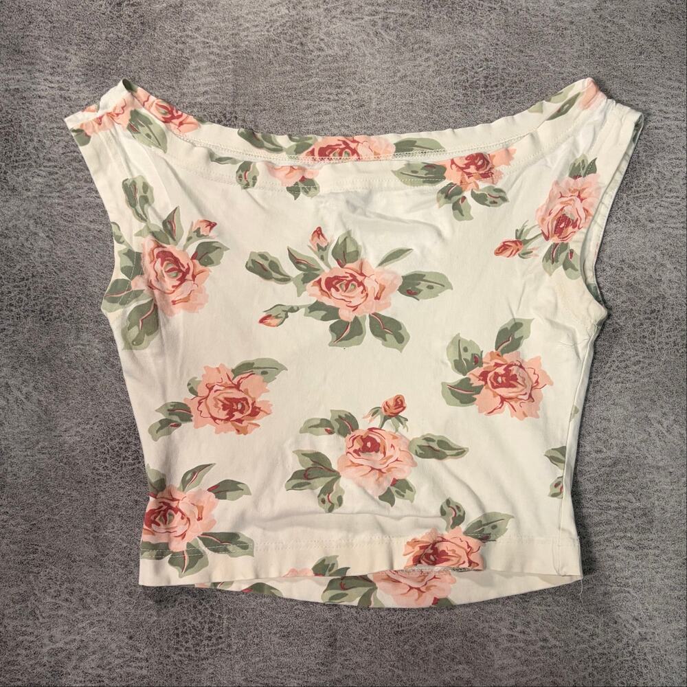 Cream Fitted Floral Crop Top